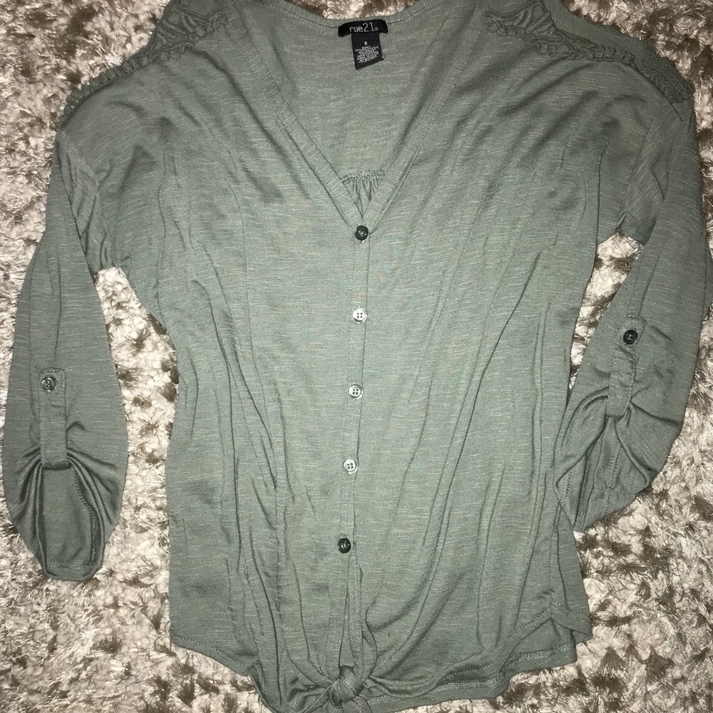 ARMY GREEN COLD SHOULDER BLOUSE